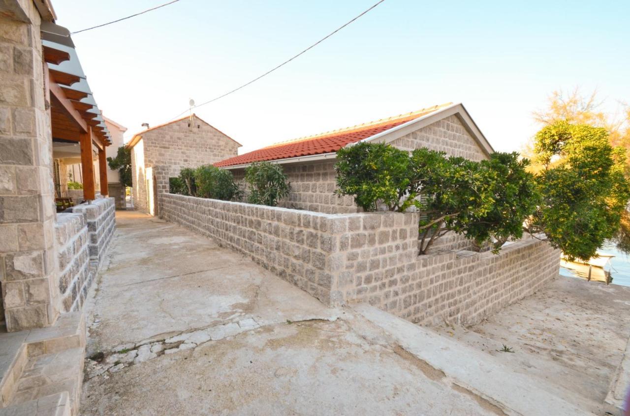 Leut Stone Residence Tivat Exterior photo
