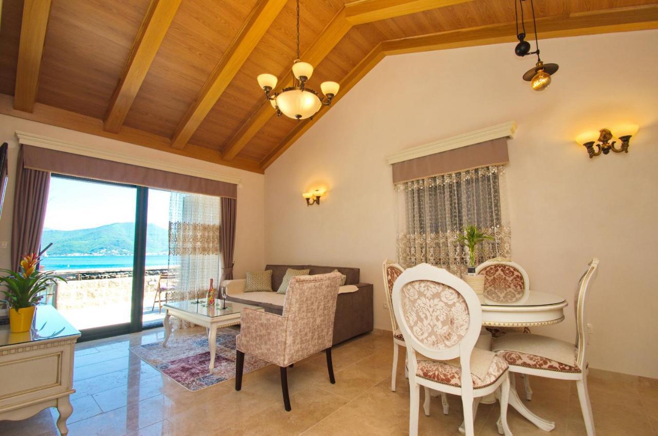 Leut Stone Residence Tivat Exterior photo