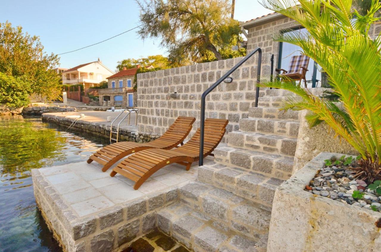 Leut Stone Residence Tivat Exterior photo