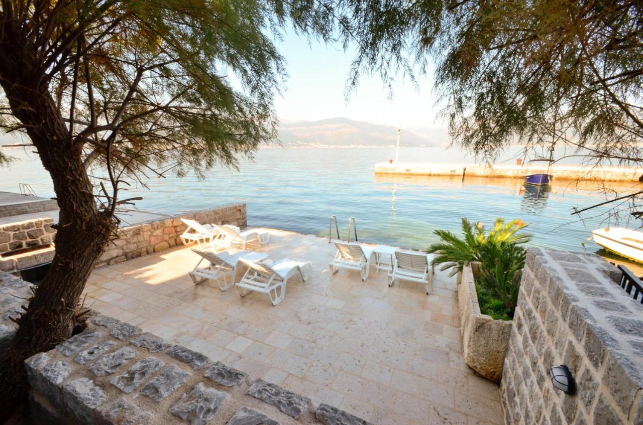 Leut Stone Residence Tivat Exterior photo