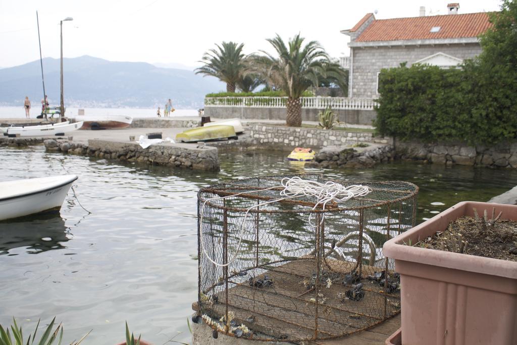Leut Stone Residence Tivat Exterior photo